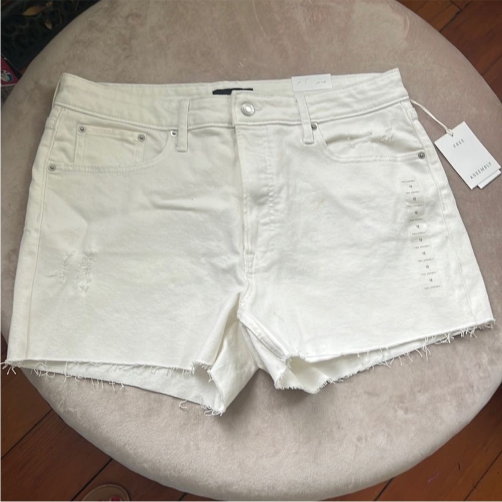 Summertime NWT (Flaw) Sz 12 Free Assembly White Denim Shorts